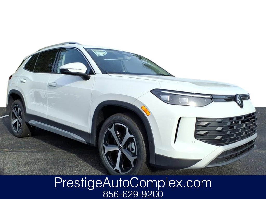 New 2025 Volkswagen Tiguan SE image 1