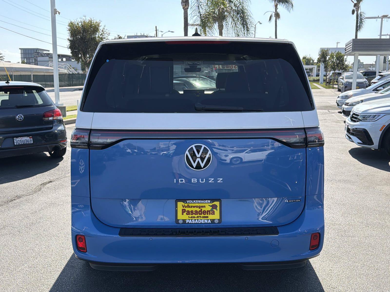 Certified 2025 Volkswagen ID. Buzz Pro S Plus AWD/4WD image 4