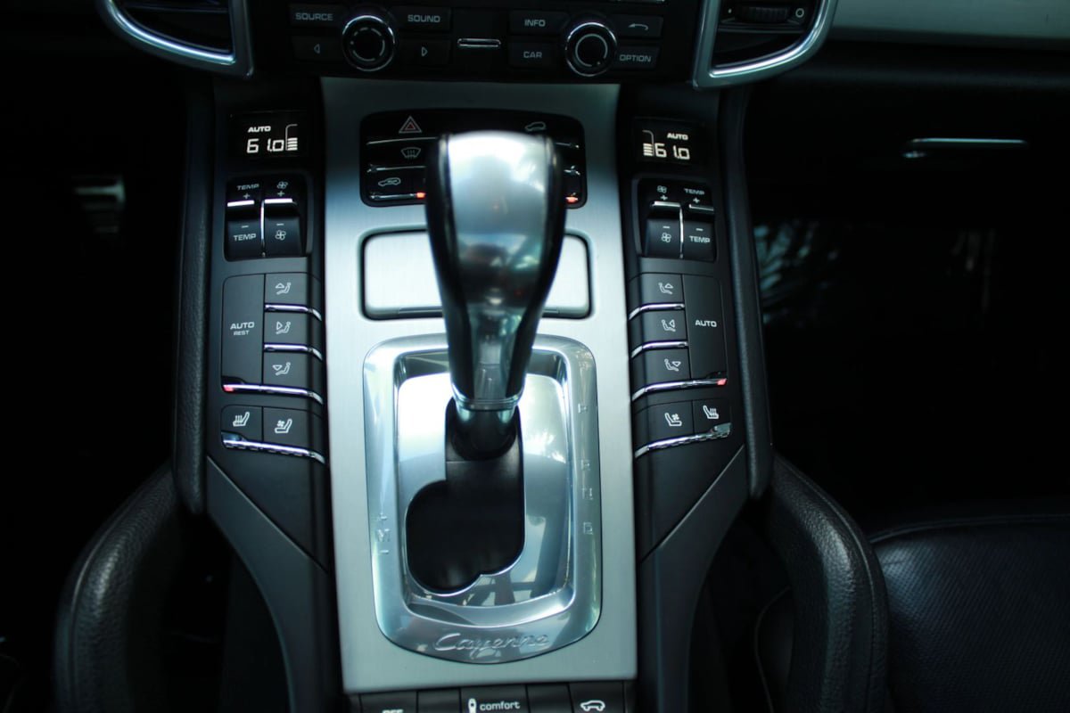 Used 2014 Porsche Cayenne GTS AWD/4WD image 17