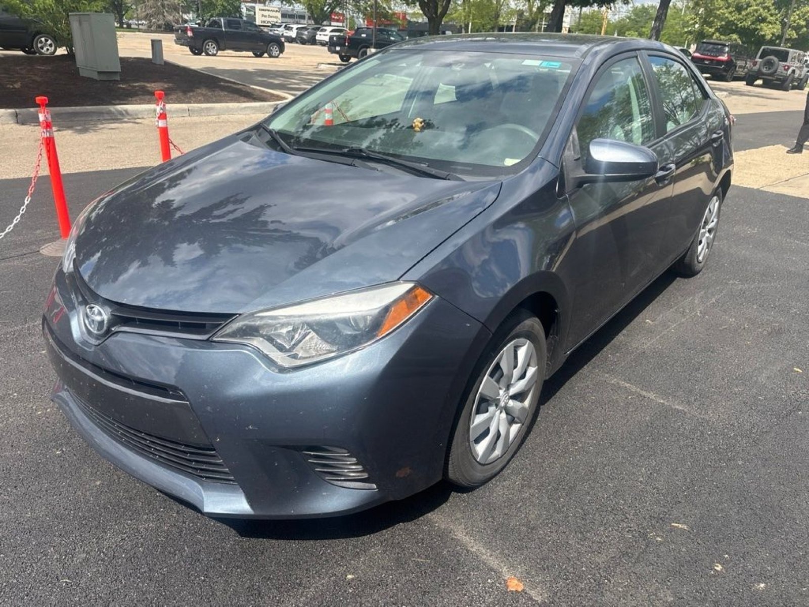 Used 2016 Toyota Corolla LE FWD image 3