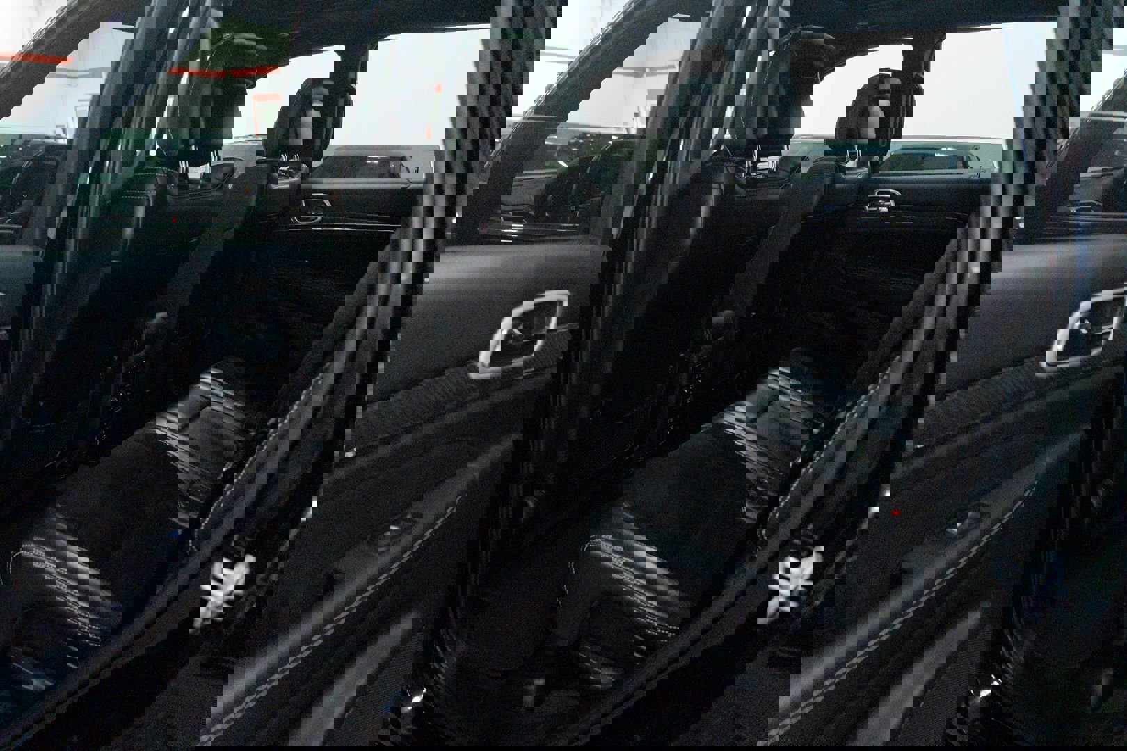 Used 2018 Jeep Grand Cherokee SRT w/ Trailer Tow Group IV image 19