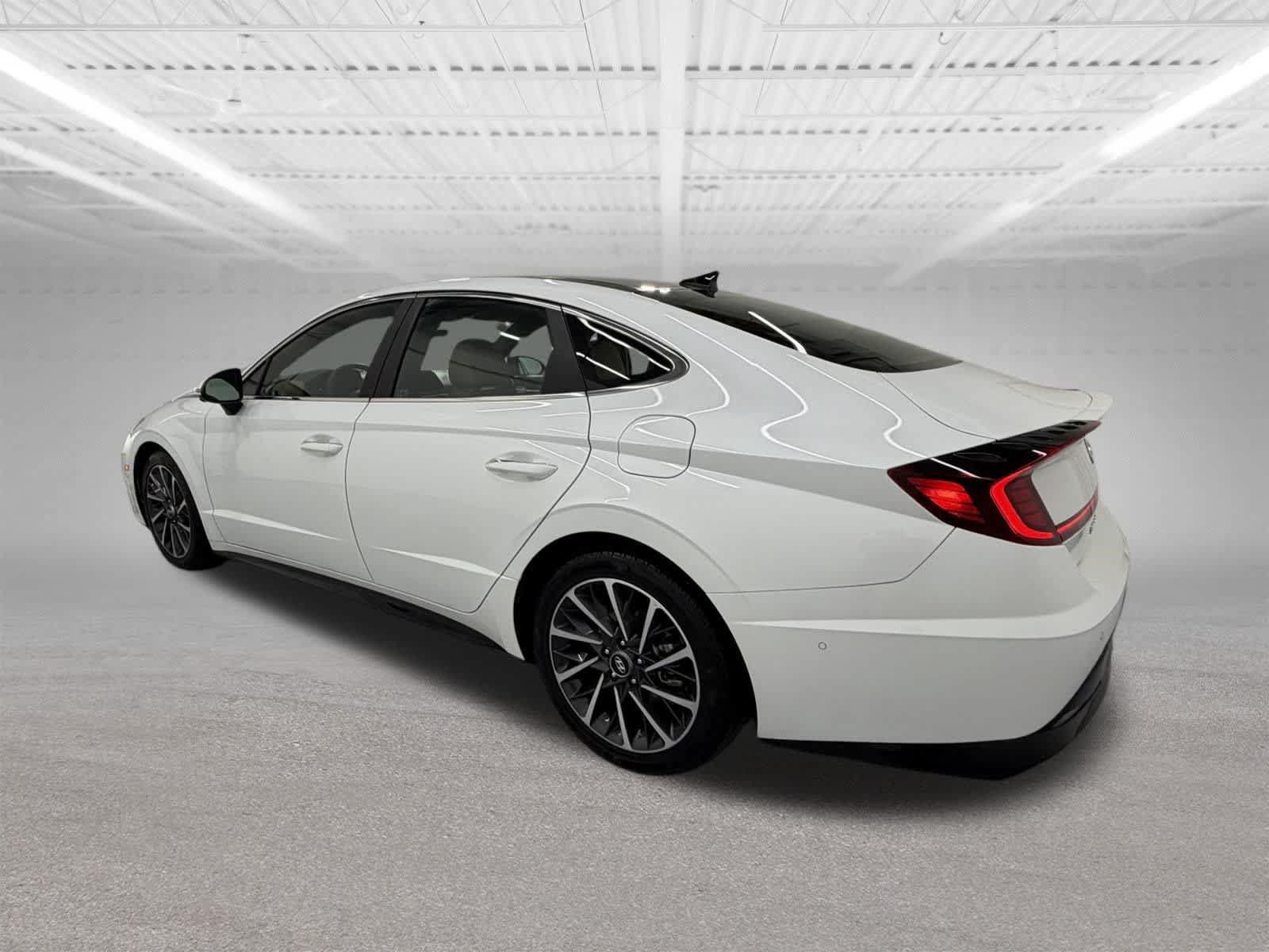Used 2020 Hyundai Sonata Limited FWD image 3