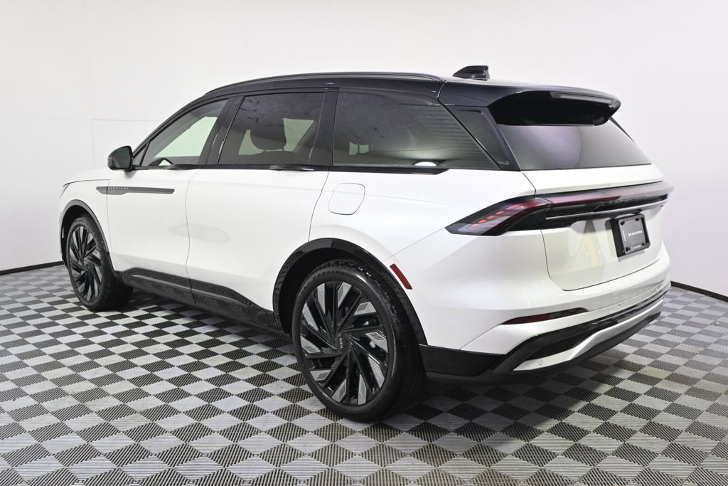 New 2026 Lincoln Nautilus Reserve w/ Jet Appearance Package AWD/4WD image 3