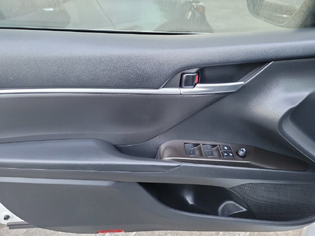 Used 2023 Toyota Camry SE FWD image 12