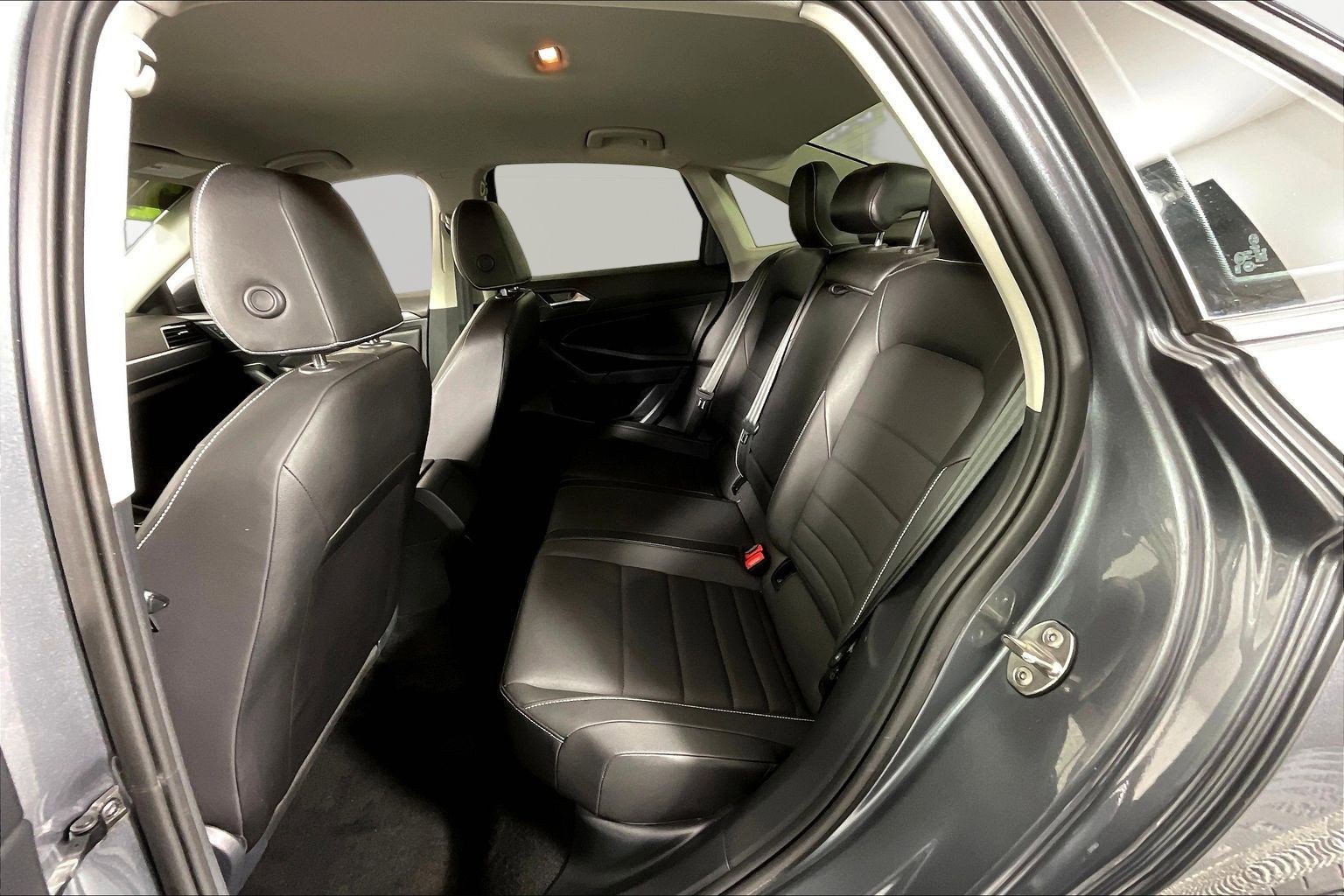 Used 2023 Volkswagen Jetta SE FWD image 21
