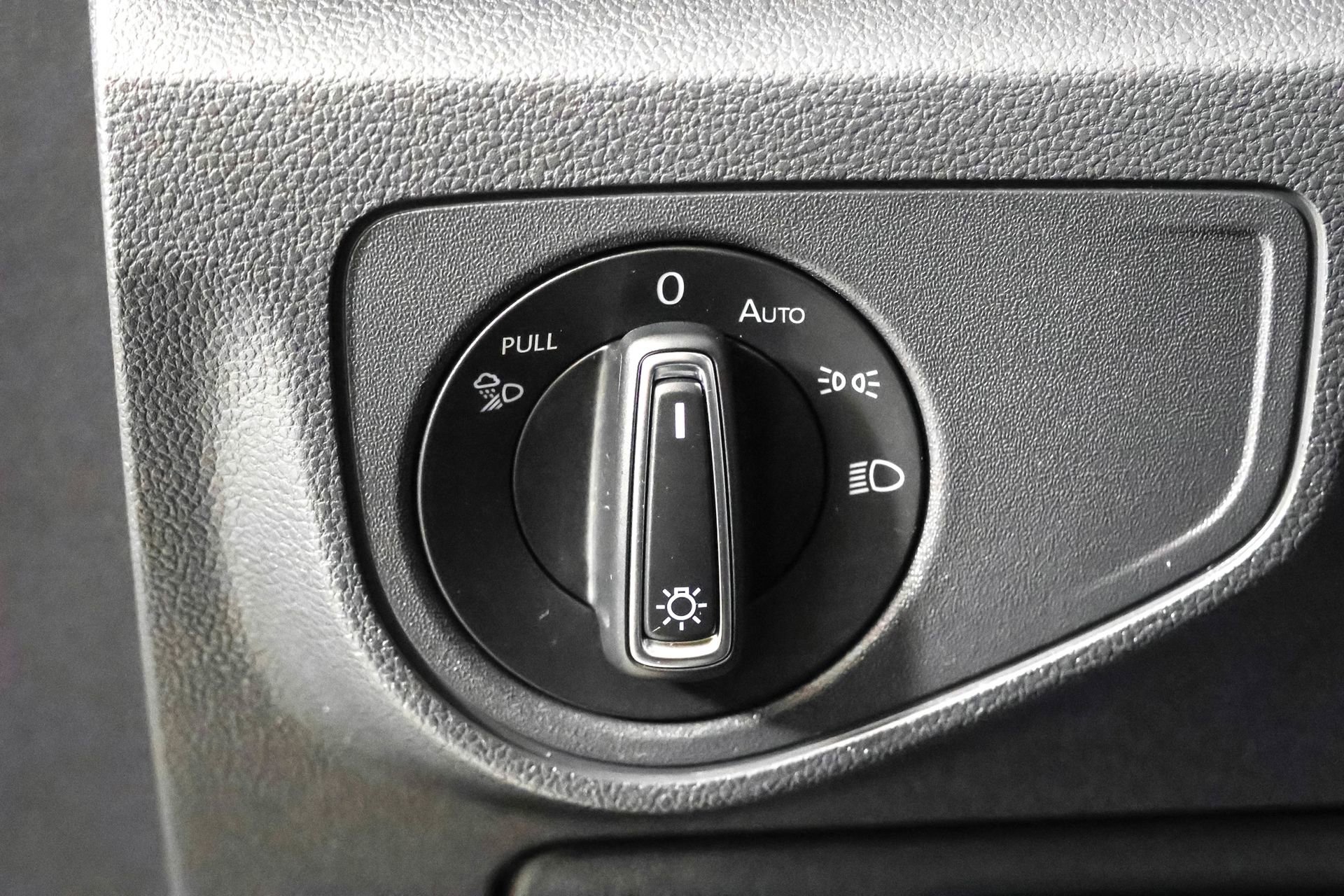 Used 2022 Volkswagen Atlas Cross Sport SE AWD/4WD image 22