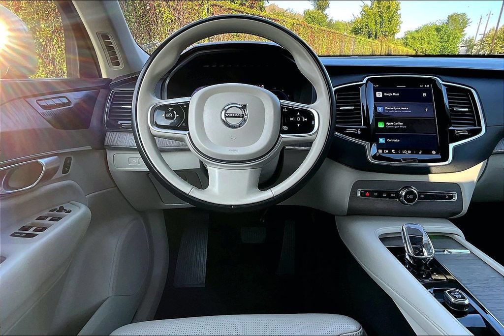 Certified 2023 Volvo XC90 T8 Ultimate AWD/4WD image 7
