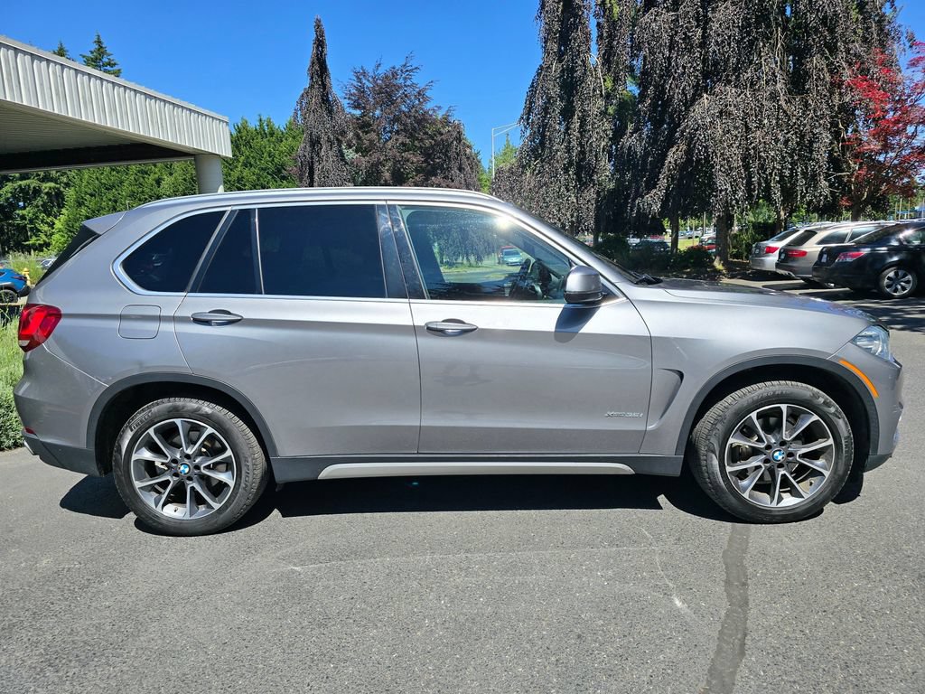 Used 2018 BMW X5 xDrive35i w/ Premium Package AWD/4WD image 2