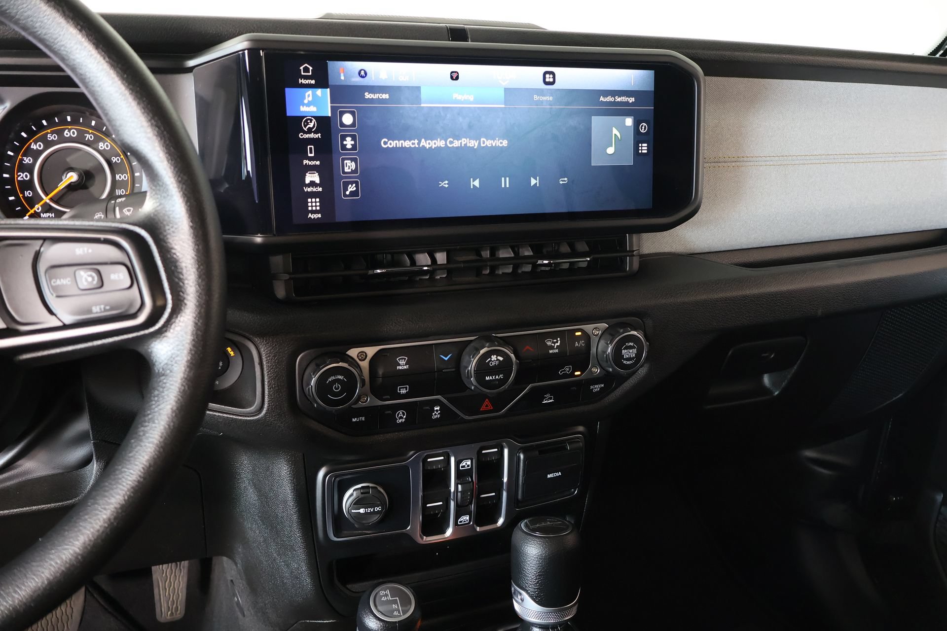 Used 2025 Jeep Gladiator Sport AWD/4WD image 5