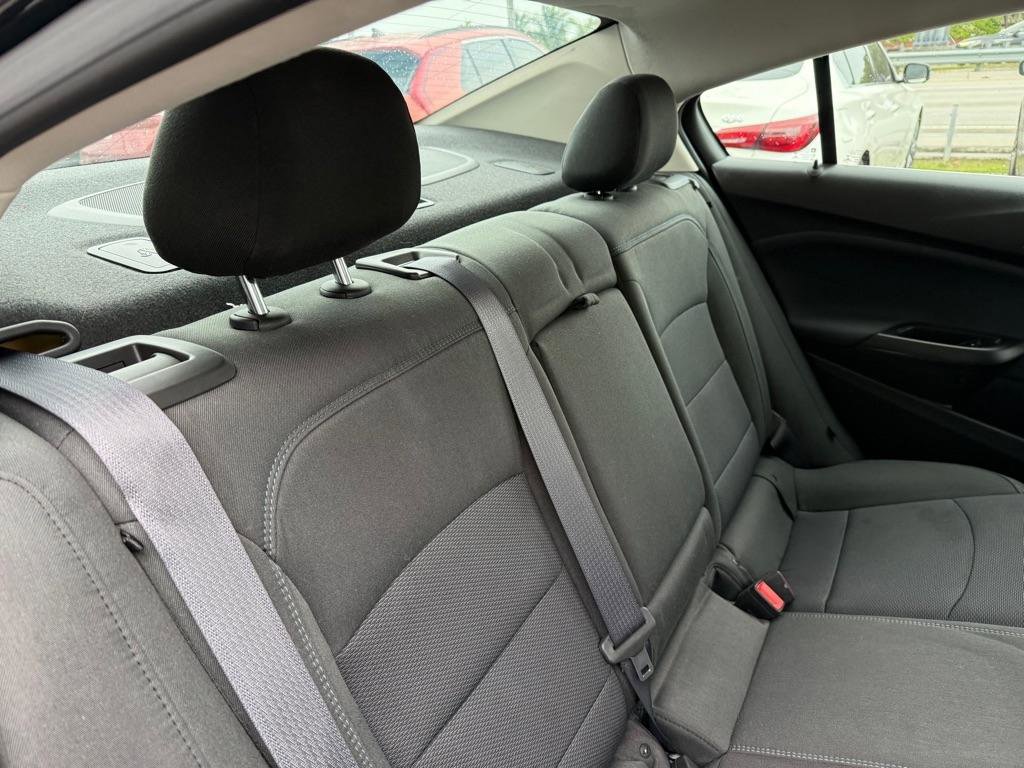 Used 2017 Chevrolet Cruze LT w/ Sun And Sound Package image 33