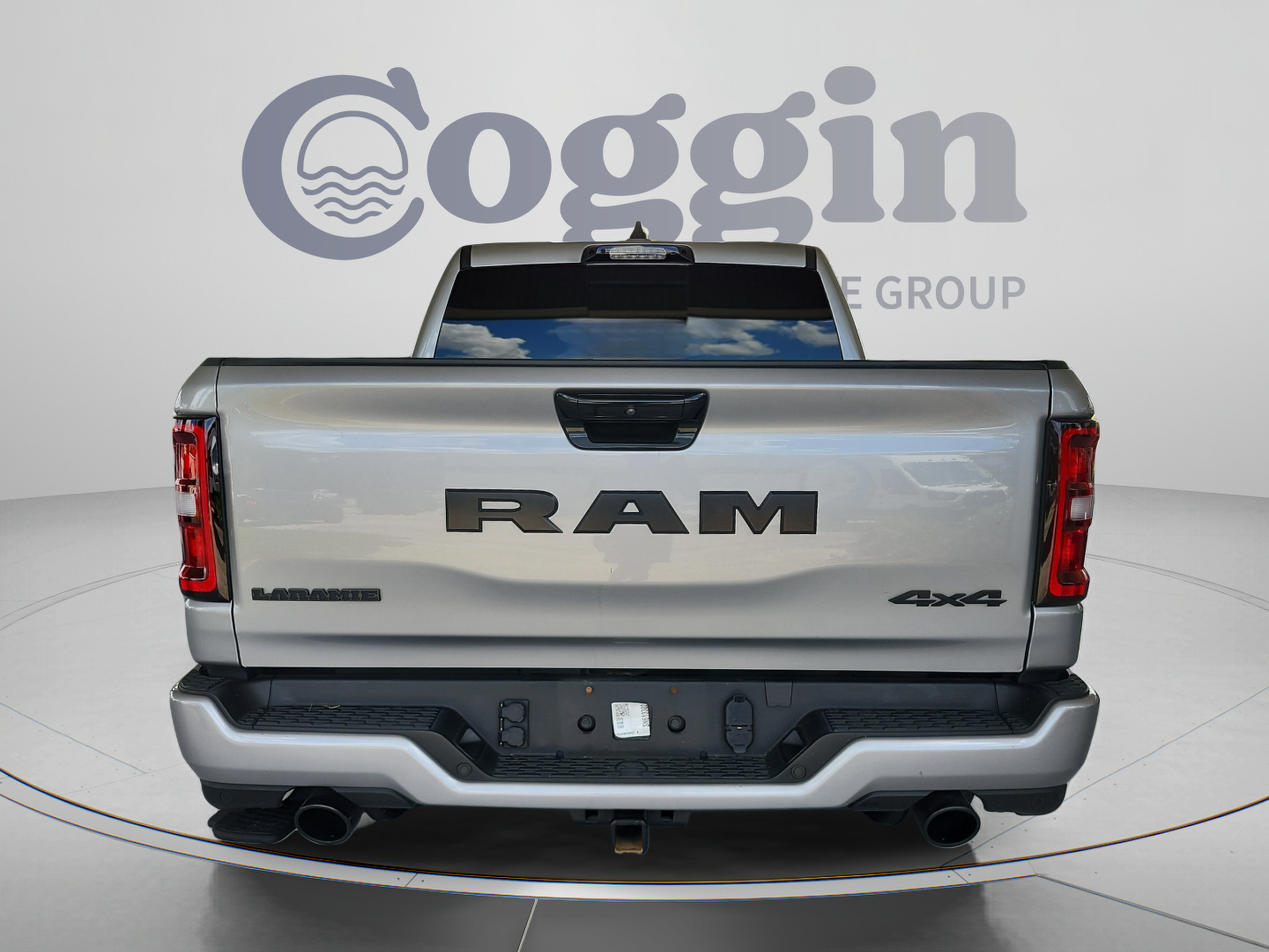 Used 2025 RAM 1500 Laramie w/ Night Edition AWD/4WD image 4