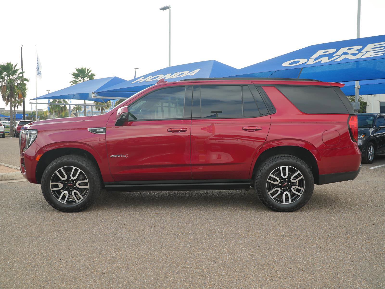 Used 2021 GMC Yukon AT4 w/ AT4 Premium Plus Package image 10