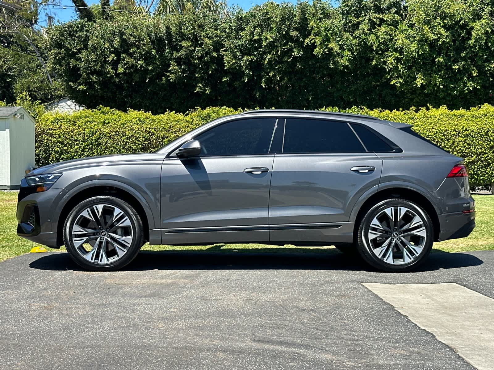 Used 2025 Audi Q8 Premium w/ Black Optic Package AWD/4WD image 2