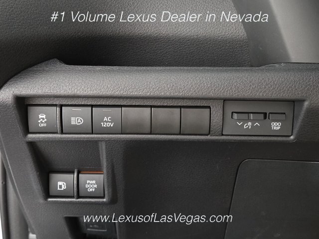 Used 2025 Toyota Sienna XSE w/ XSE Plus Package FWD image 38