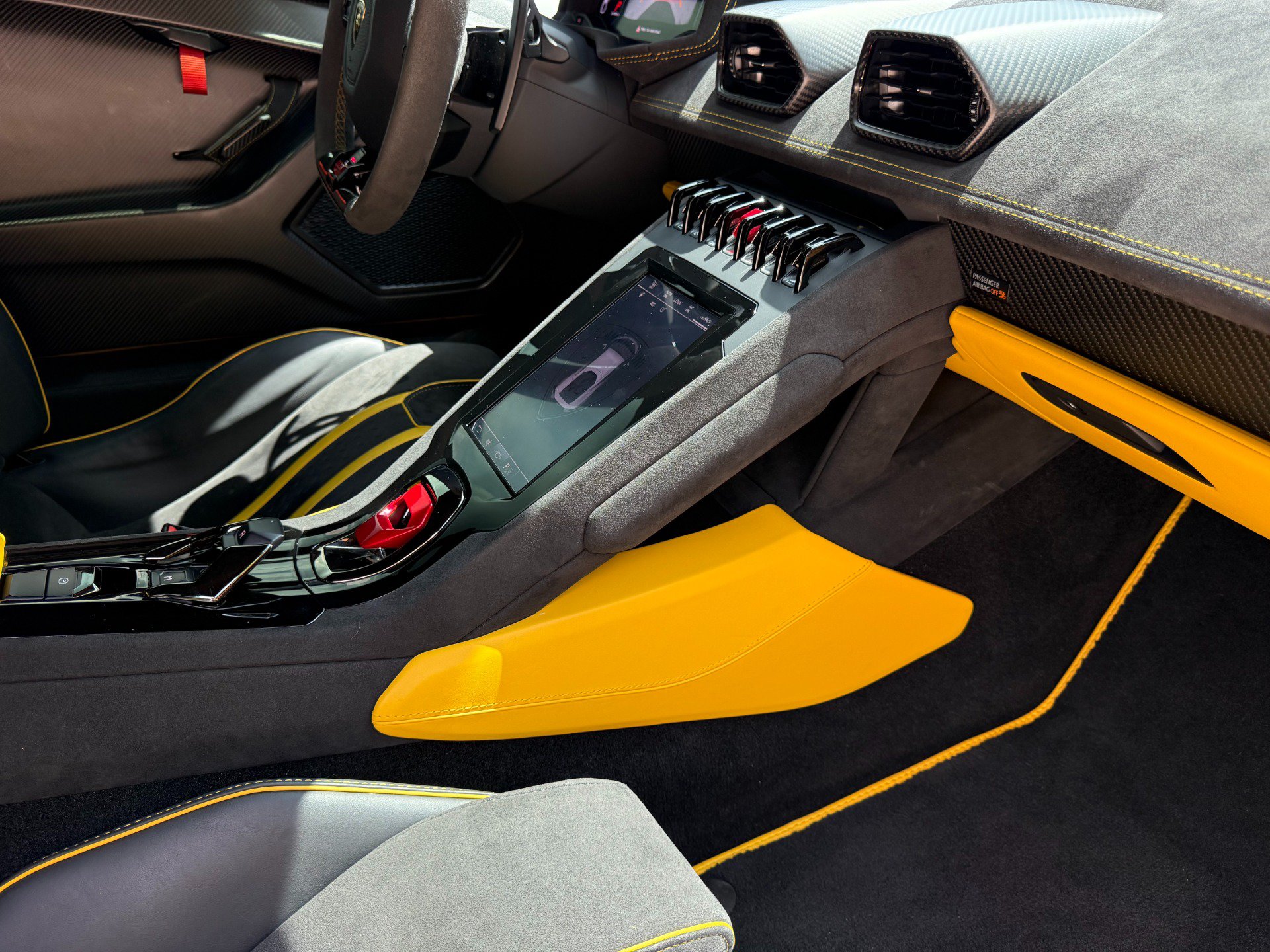 Used 2024 Lamborghini Huracan Tecnica RWD image 28