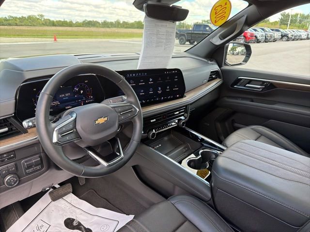 Used 2025 Chevrolet Suburban High Country AWD/4WD image 21