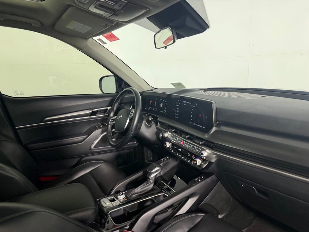 Used 2025 Kia Telluride S image 30