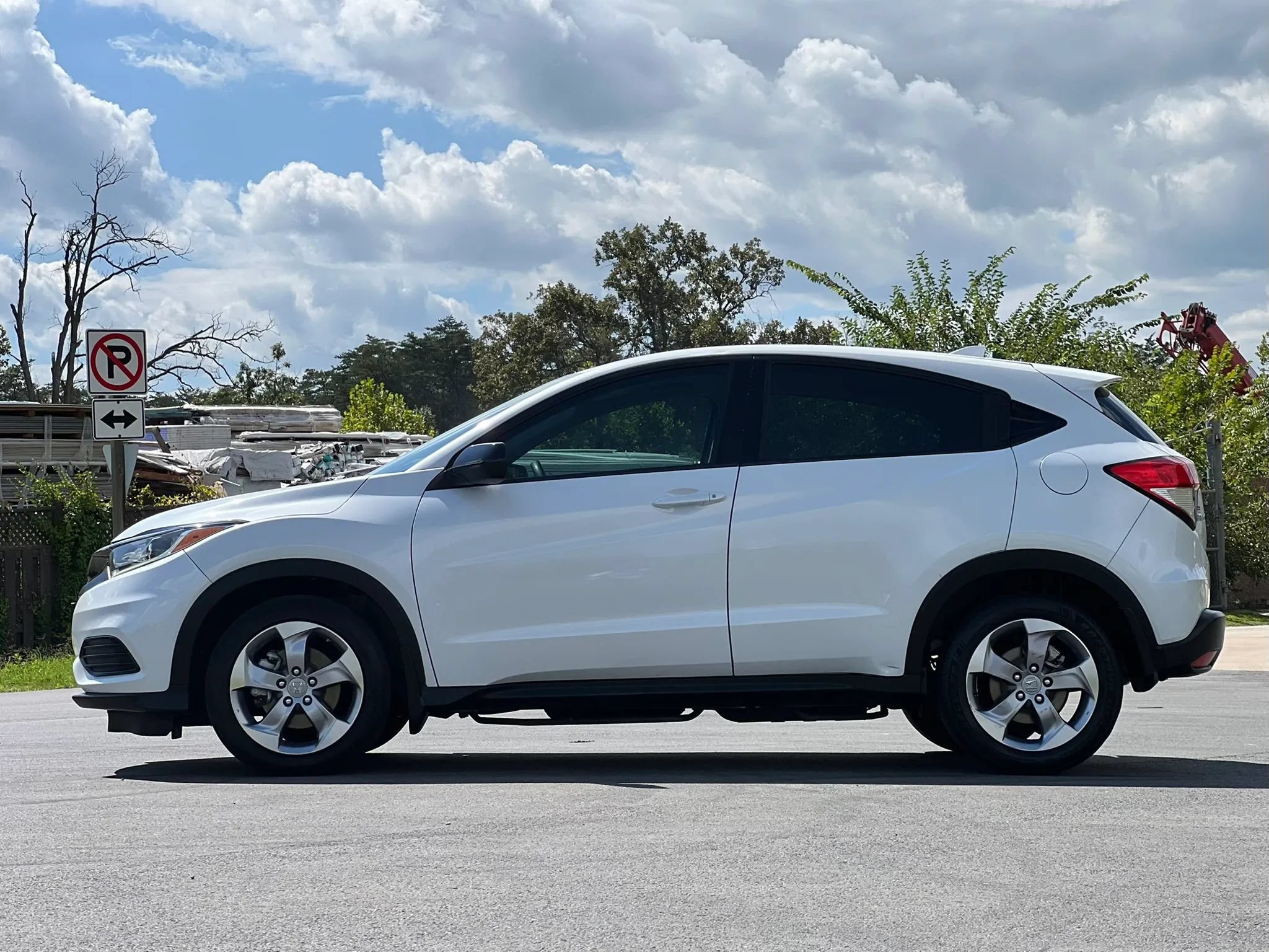 Used 2022 Honda HR-V LX image 2