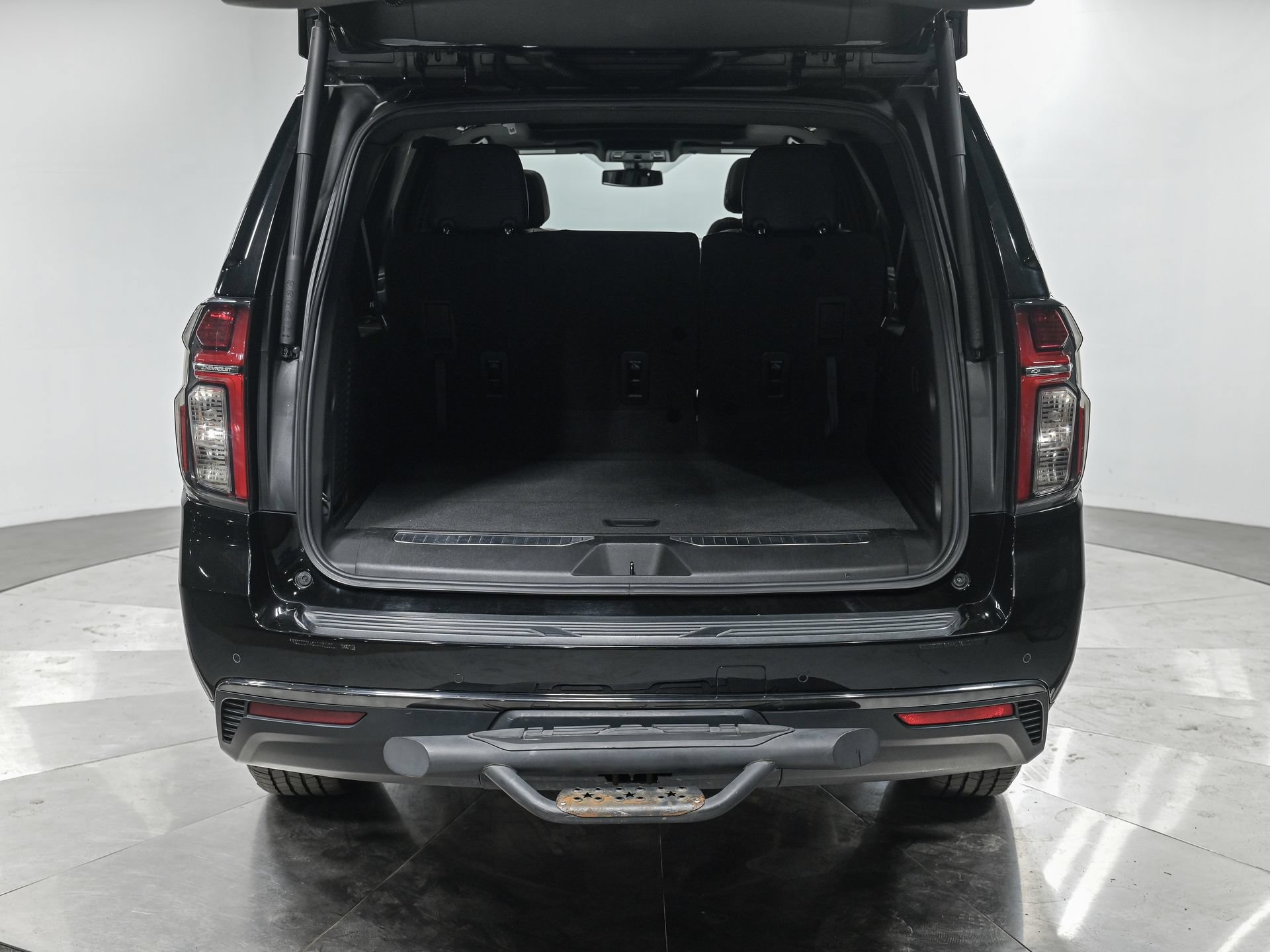 Used 2022 Chevrolet Suburban Z71 AWD/4WD image 6