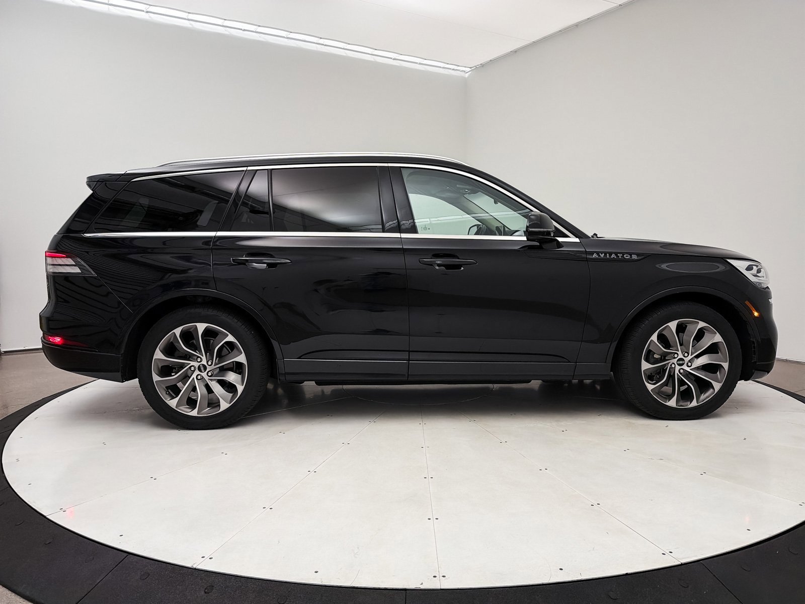 Used 2021 Lincoln Aviator Grand Touring w/ Equipment Group 301A image 36