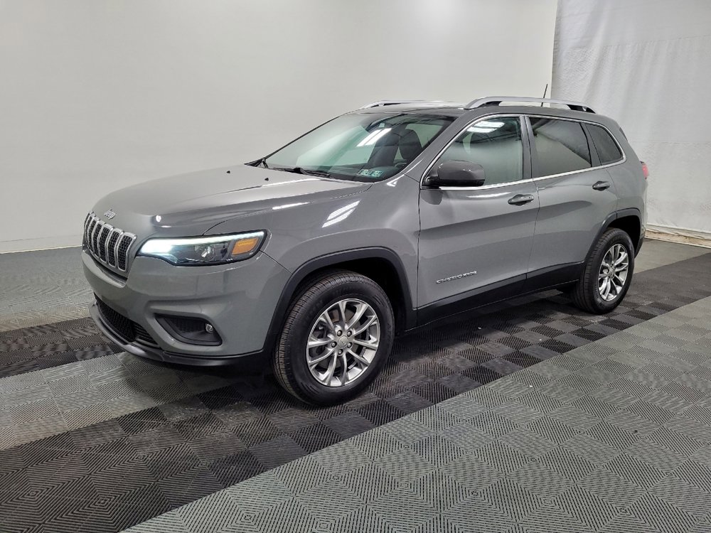 Used 2020 Jeep Cherokee Latitude Plus w/ Comfort/Convenience Group image 2