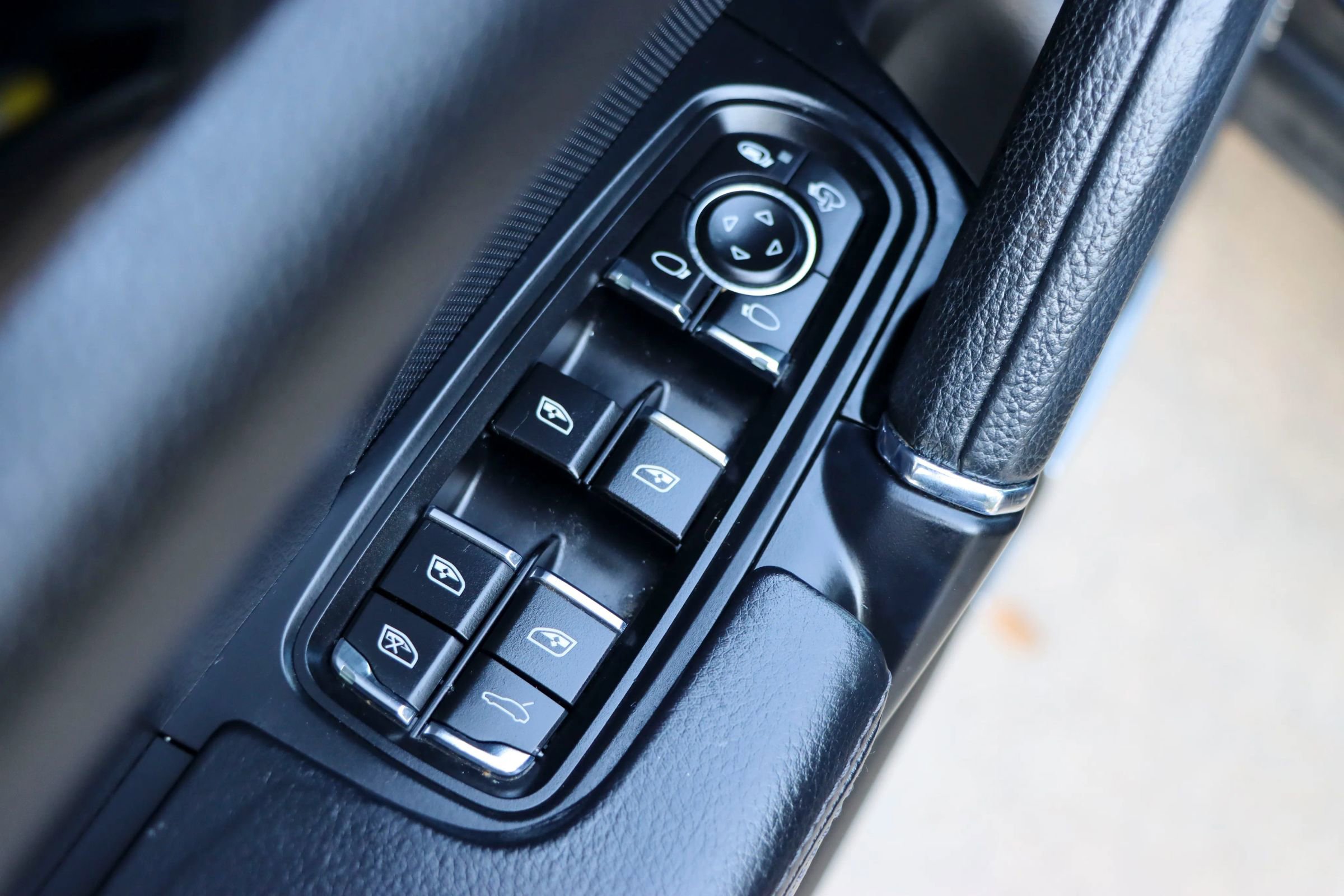 Used 2016 Porsche Cayenne AWD/4WD image 14