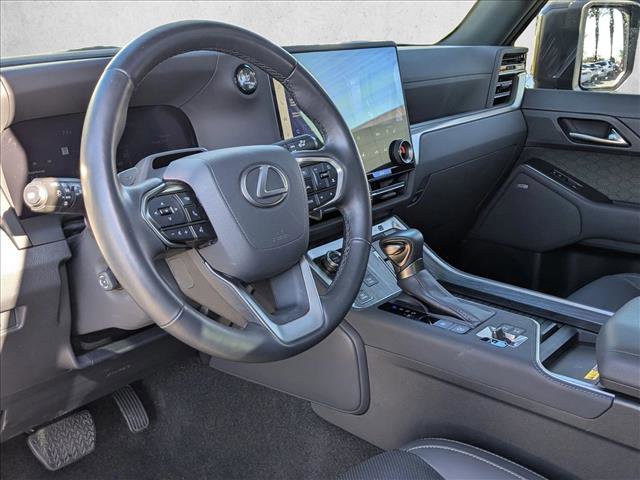 Used 2024 Lexus GX 550 image 10