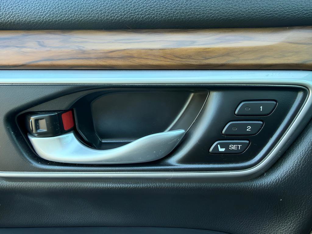 Used 2020 Honda CR-V Touring image 25