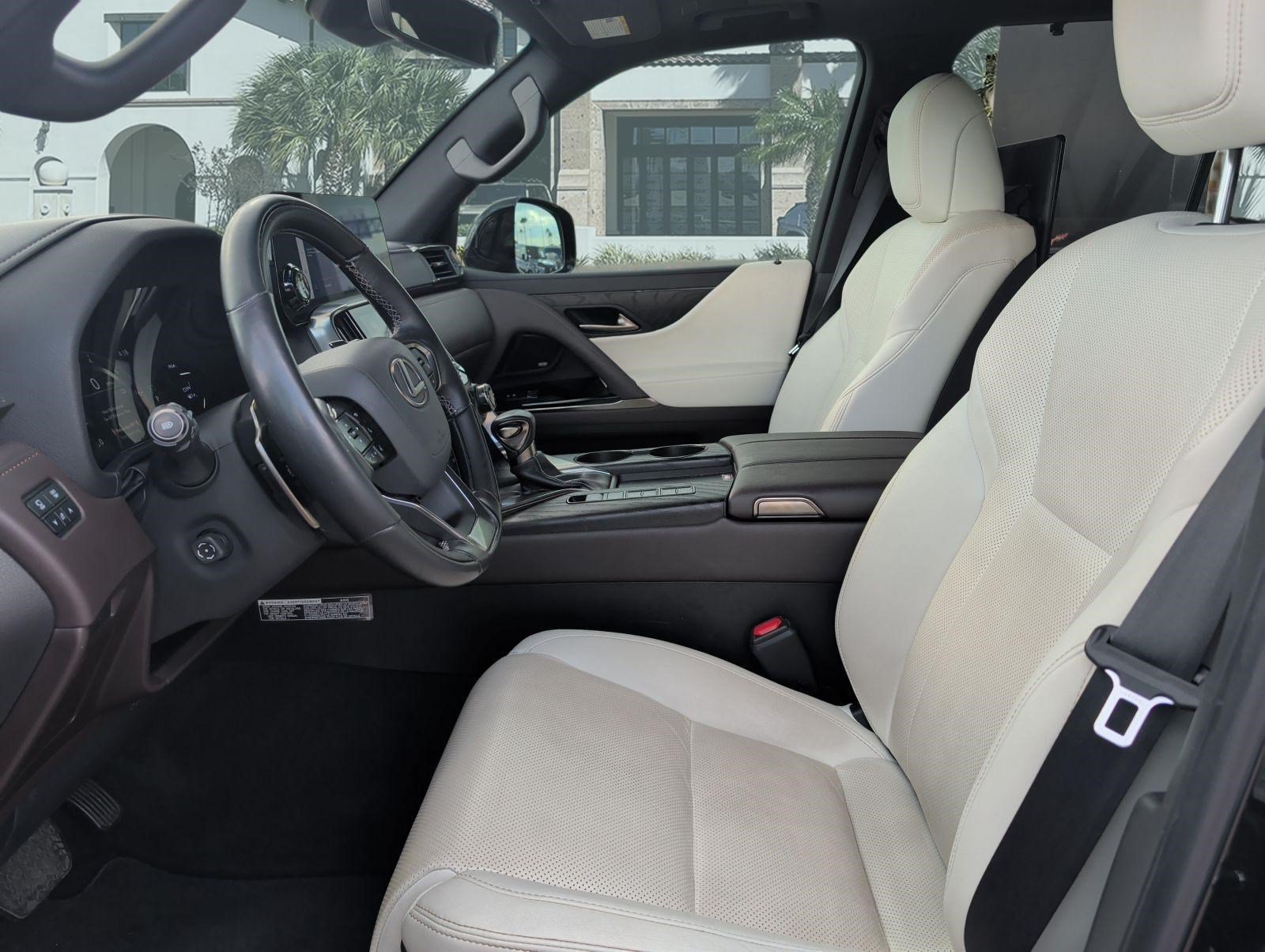 Used 2022 Lexus LX 600 4WD w/ Appearance Package image 11