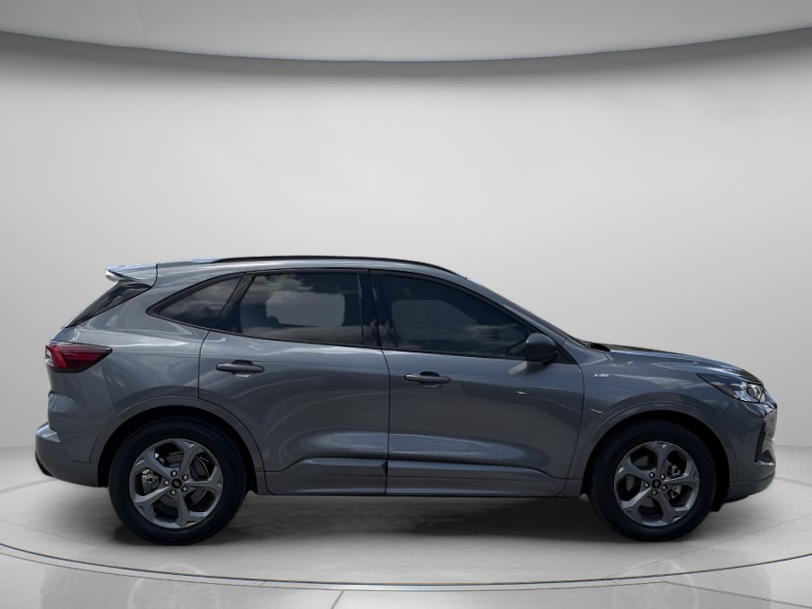 Used 2024 Ford Escape ST-Line FWD image 2