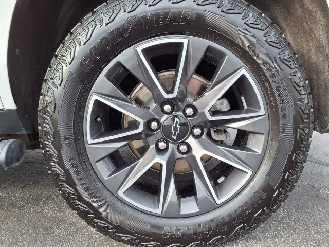 Used 2023 Chevrolet Tahoe Z71 w/ Luxury Package AWD/4WD image 34