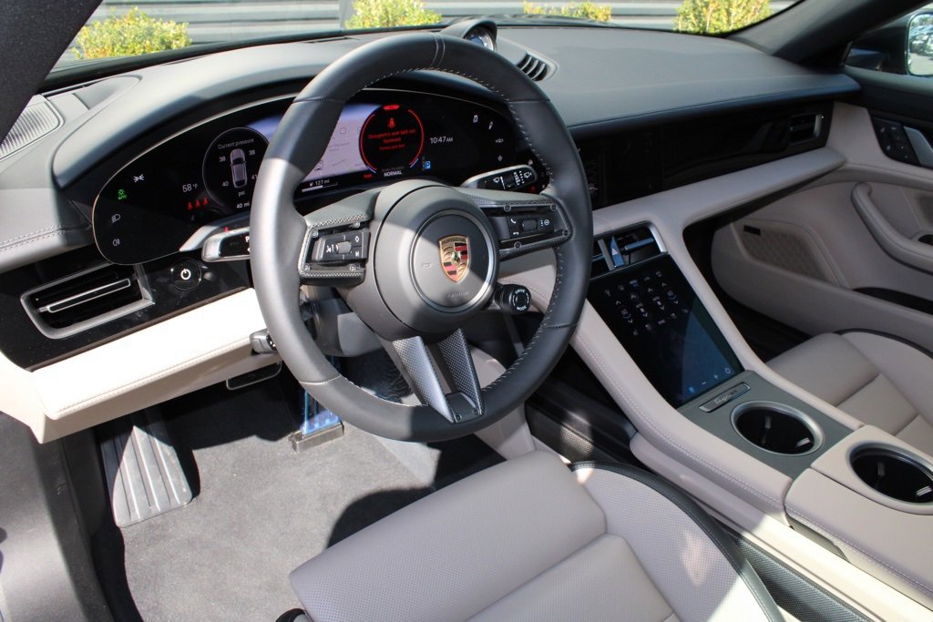 New 2025 Porsche Taycan 4S image 4