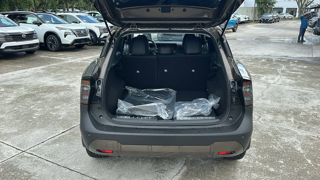 New 2026 Nissan Kicks SR w/ Illumination Package FWD image 29
