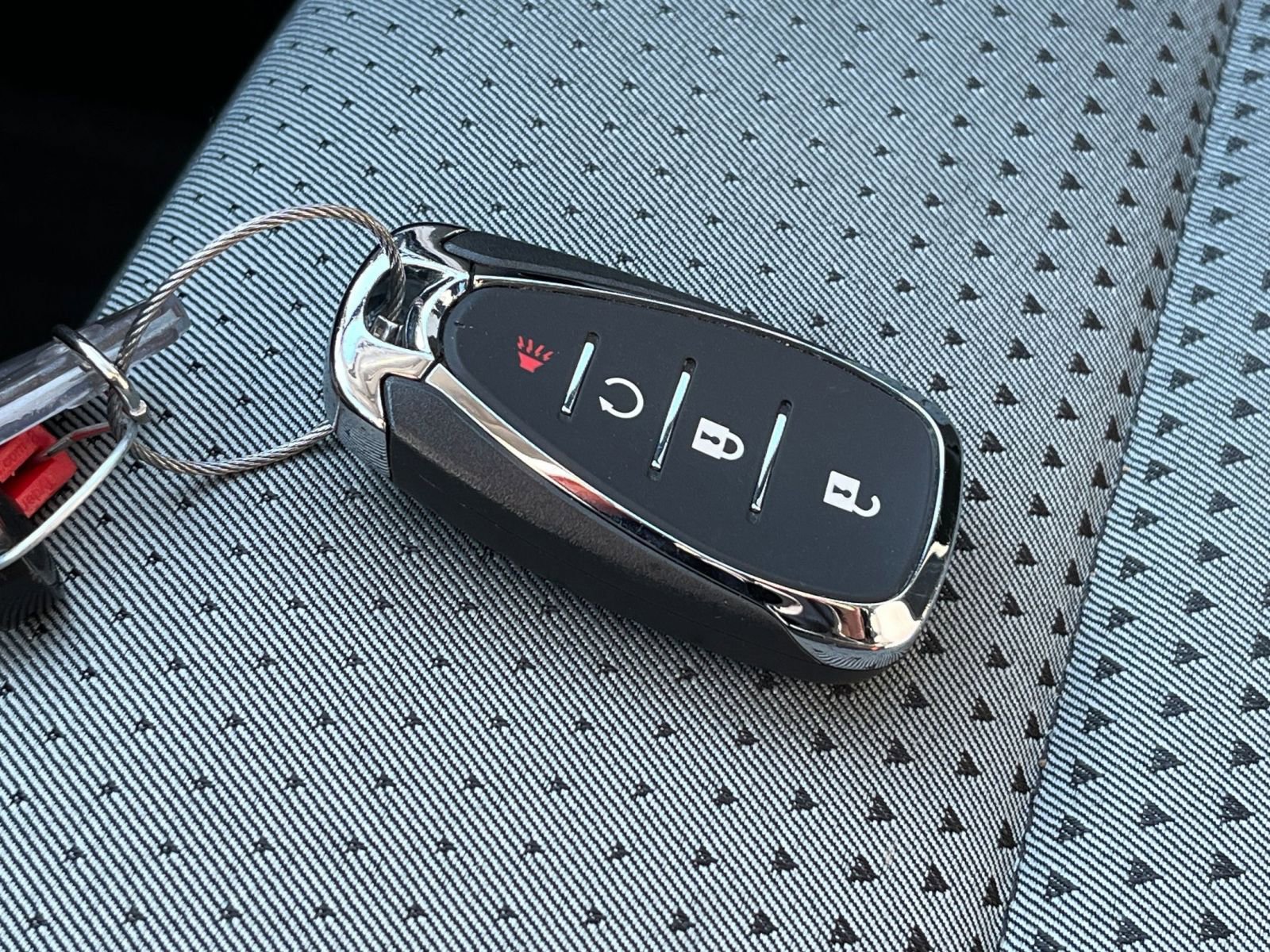 Used 2025 Chevrolet Trax LT image 21