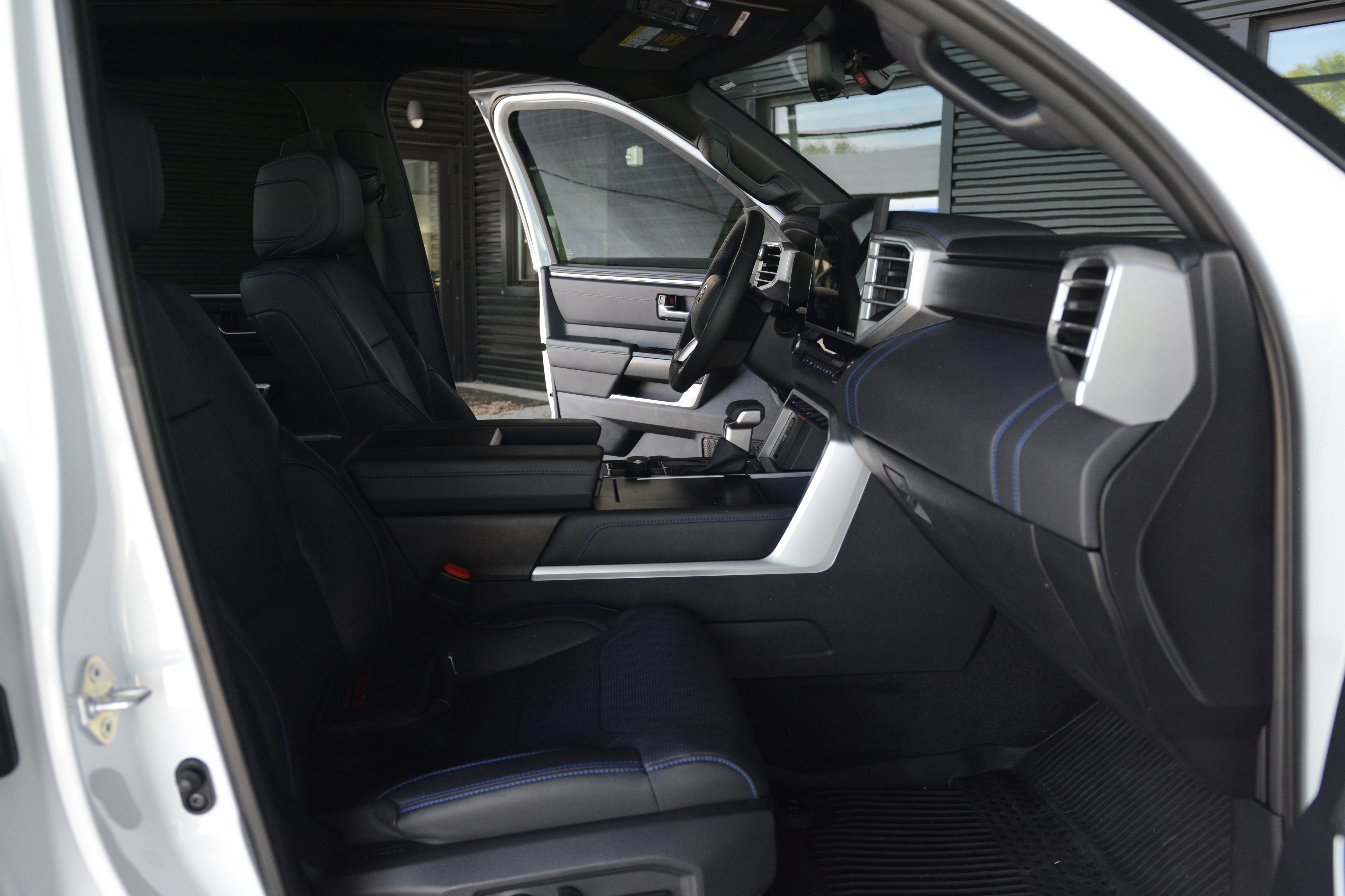 Used 2023 Toyota Tundra Platinum AWD/4WD image 29