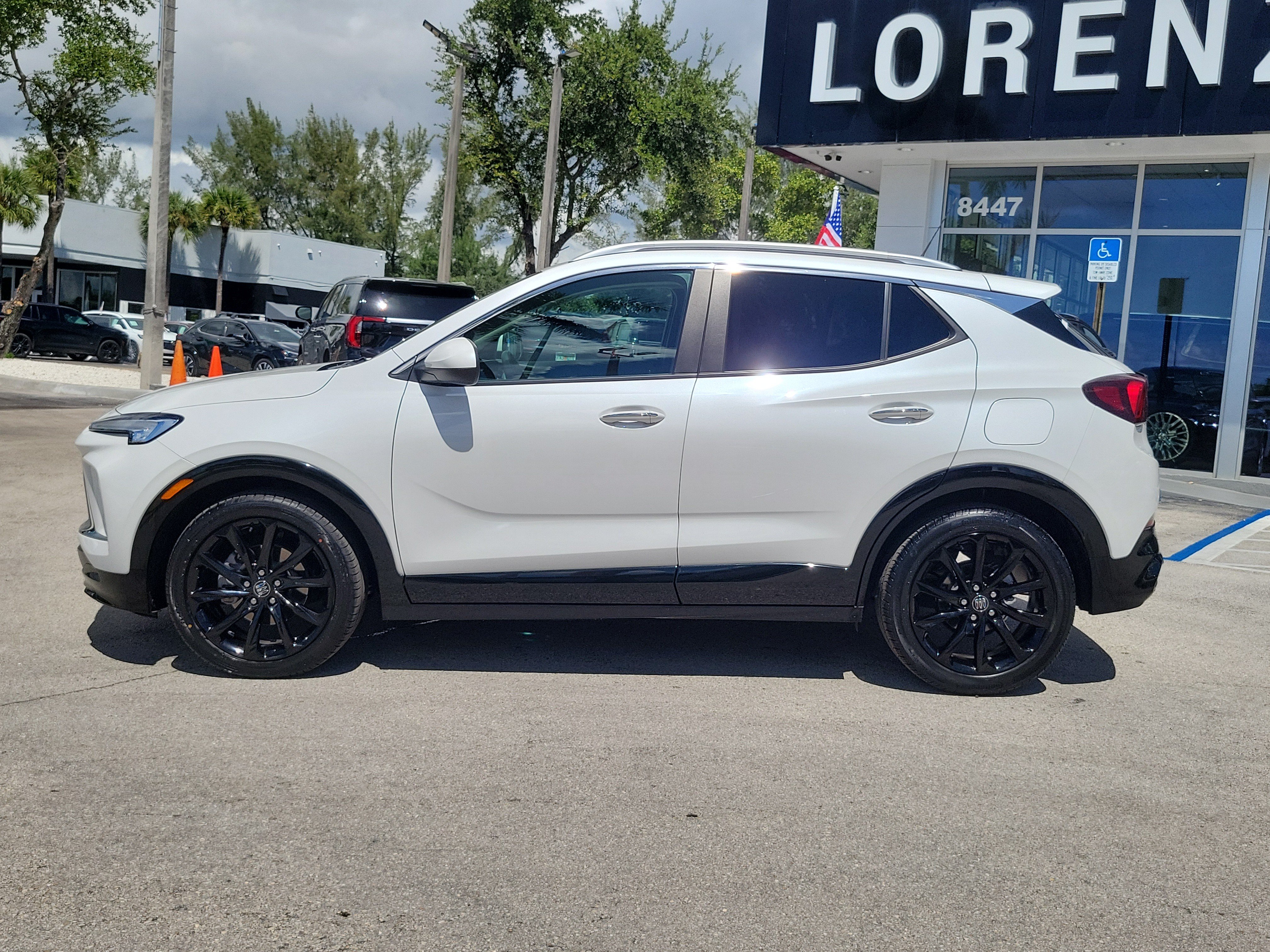 Used 2024 Buick Encore GX Sport Touring w/ Experience Buick Package FWD image 8
