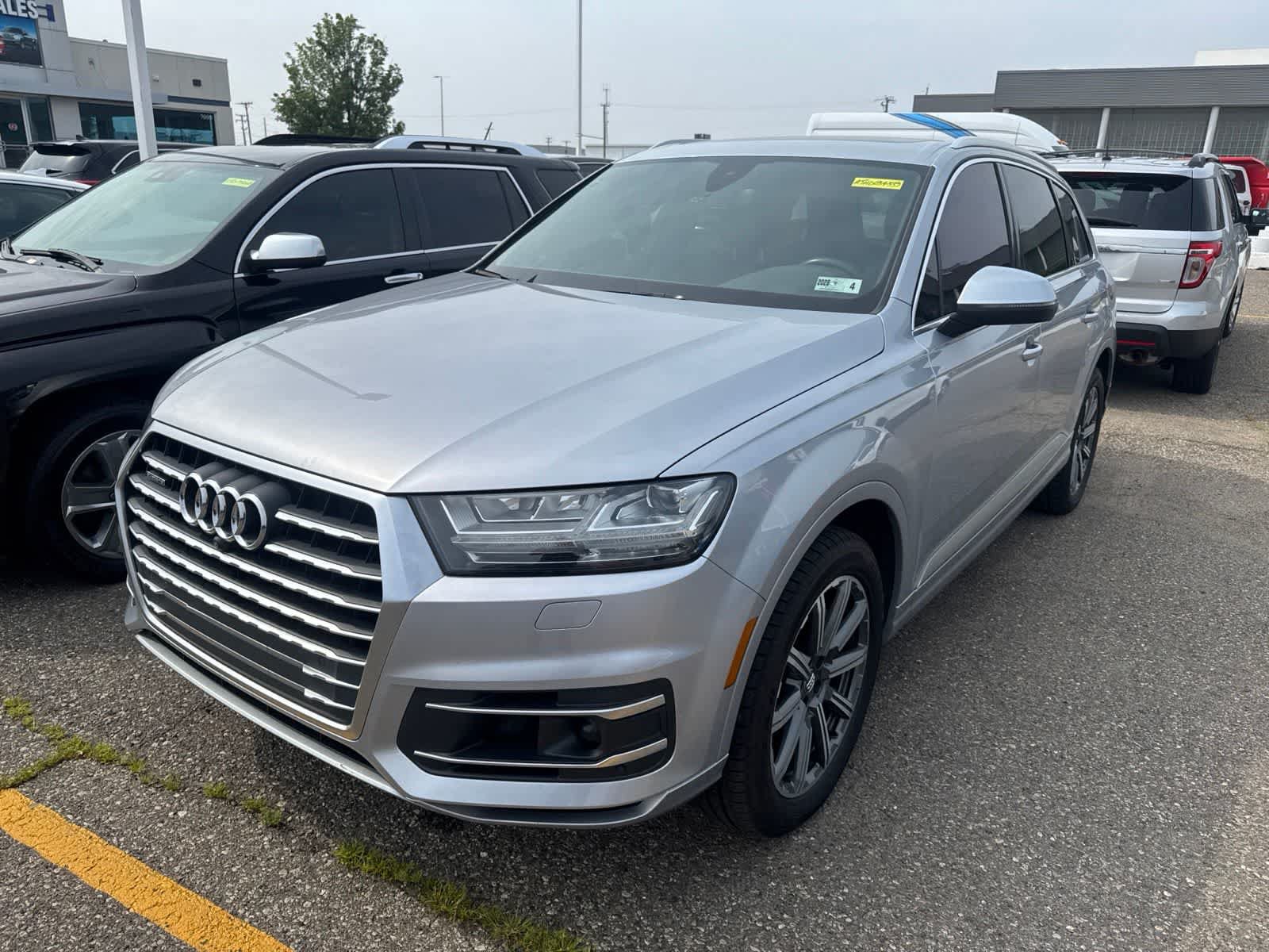 Used 2017 Audi Q7 3.0T Premium Plus w/ Premium Plus Package AWD/4WD image 2