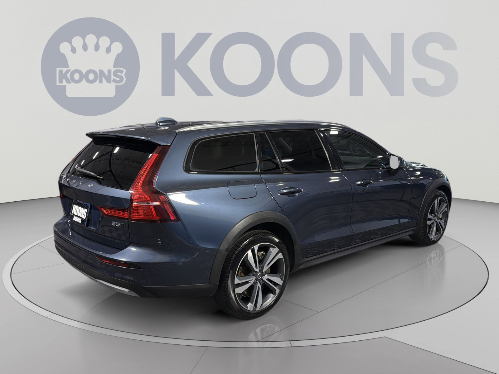 Used 2025 Volvo V60 B5 Cross Country Plus AWD/4WD image 7