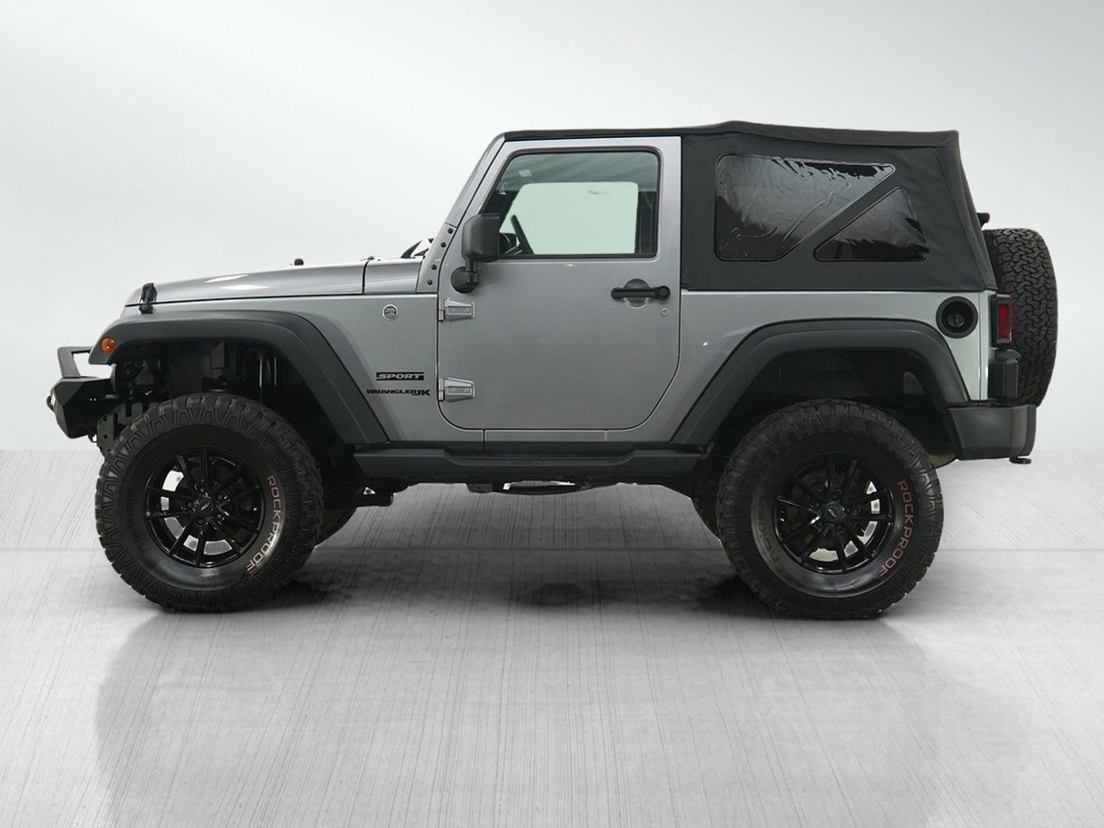 Used 2018 Jeep Wrangler Sport image 2
