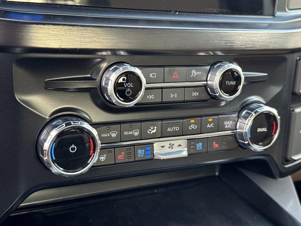 New 2025 Ford F250 Lariat w/ Chrome Package image 13