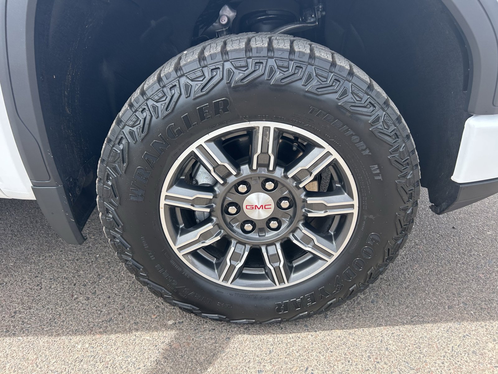 Certified 2025 GMC Sierra 1500 AT4 AWD/4WD image 9