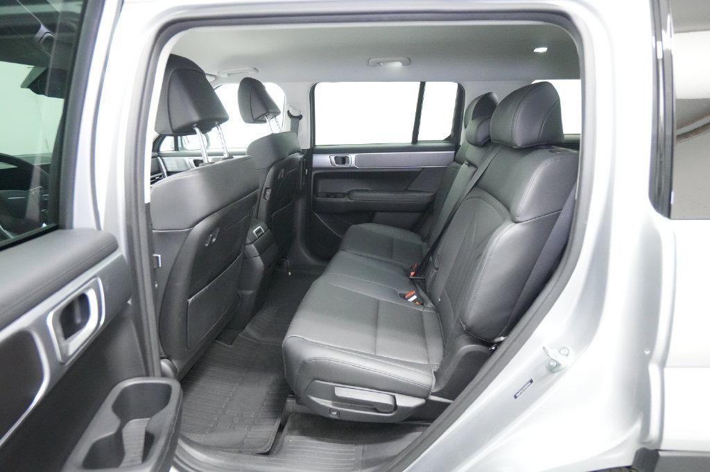 Used 2025 Hyundai Santa Fe SEL AWD/4WD image 19