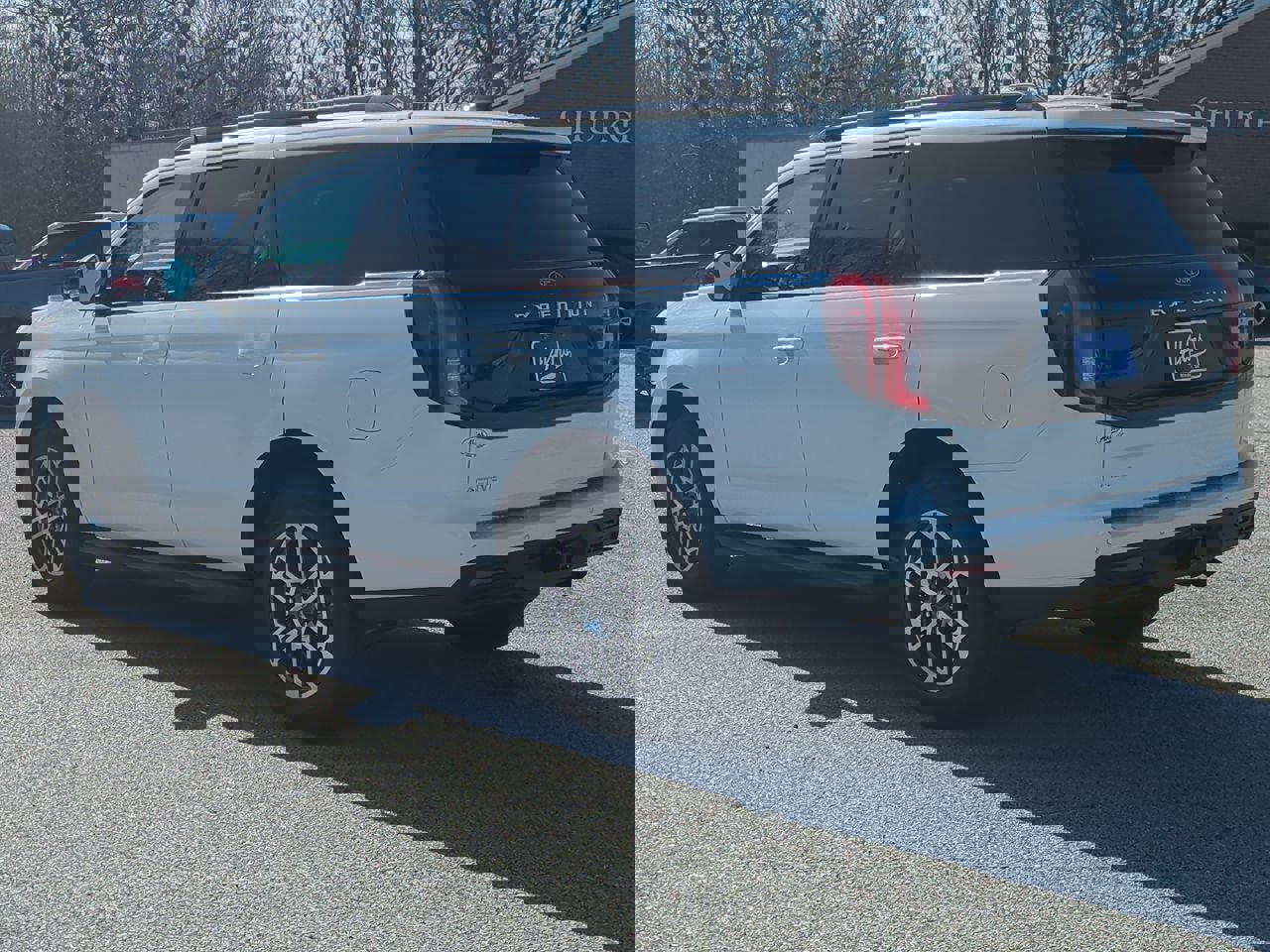 New 2026 Ford Expedition Active image 6