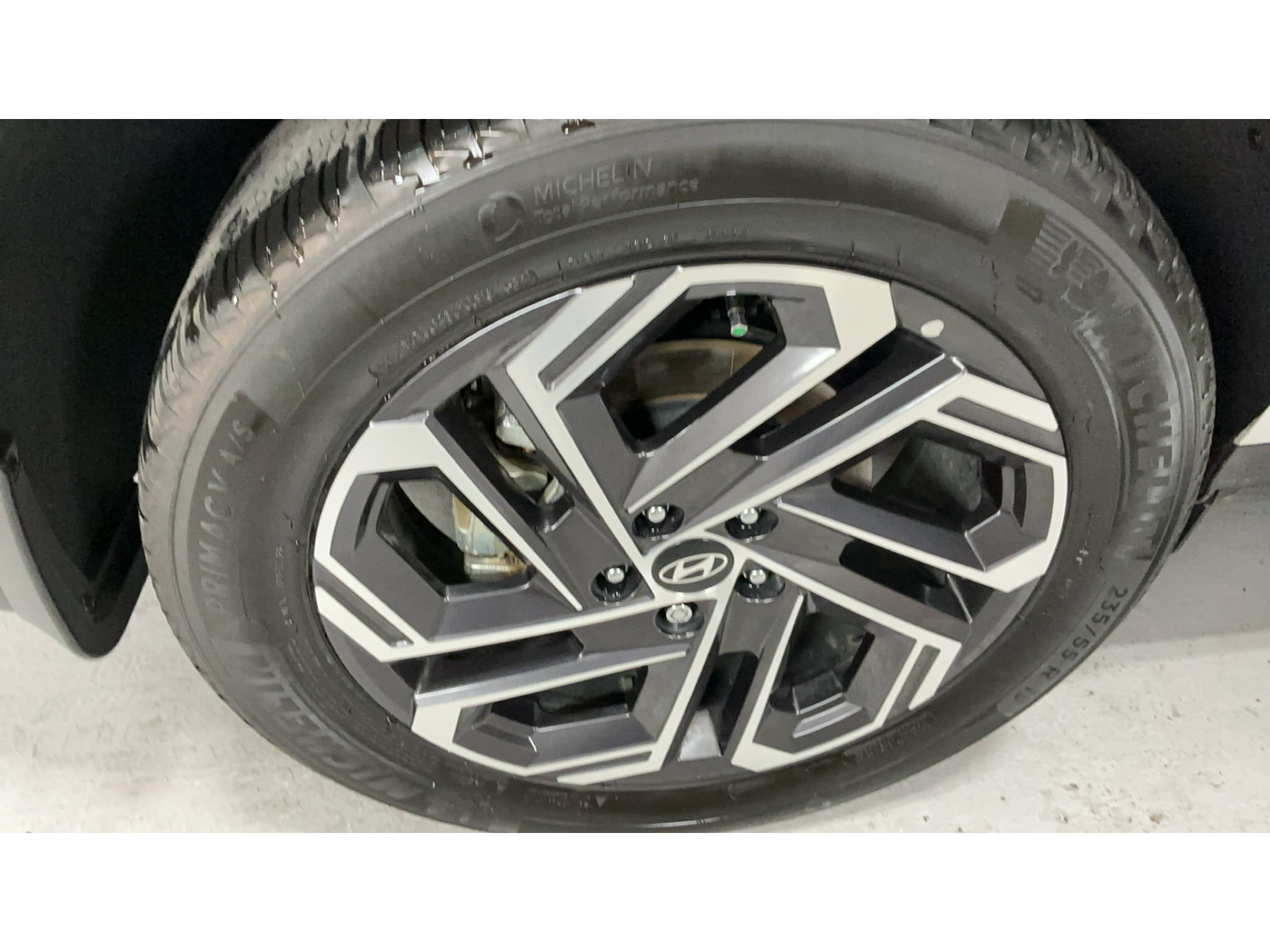 Certified 2025 Hyundai Tucson Limited AWD/4WD image 20