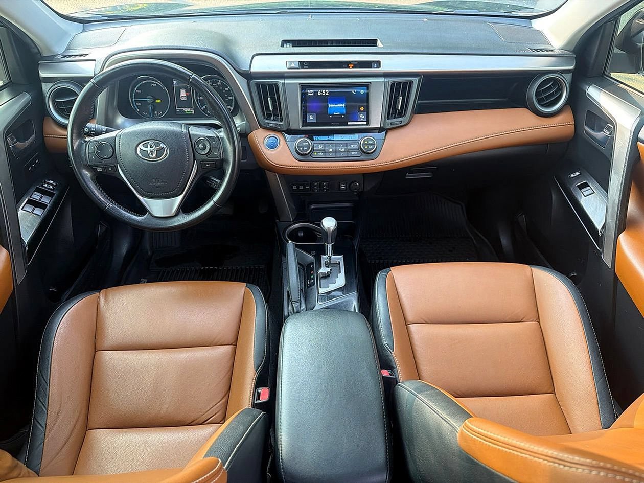 Used 2016 Toyota RAV4 Limited w/ Advanced Technology Package AWD/4WD image 28