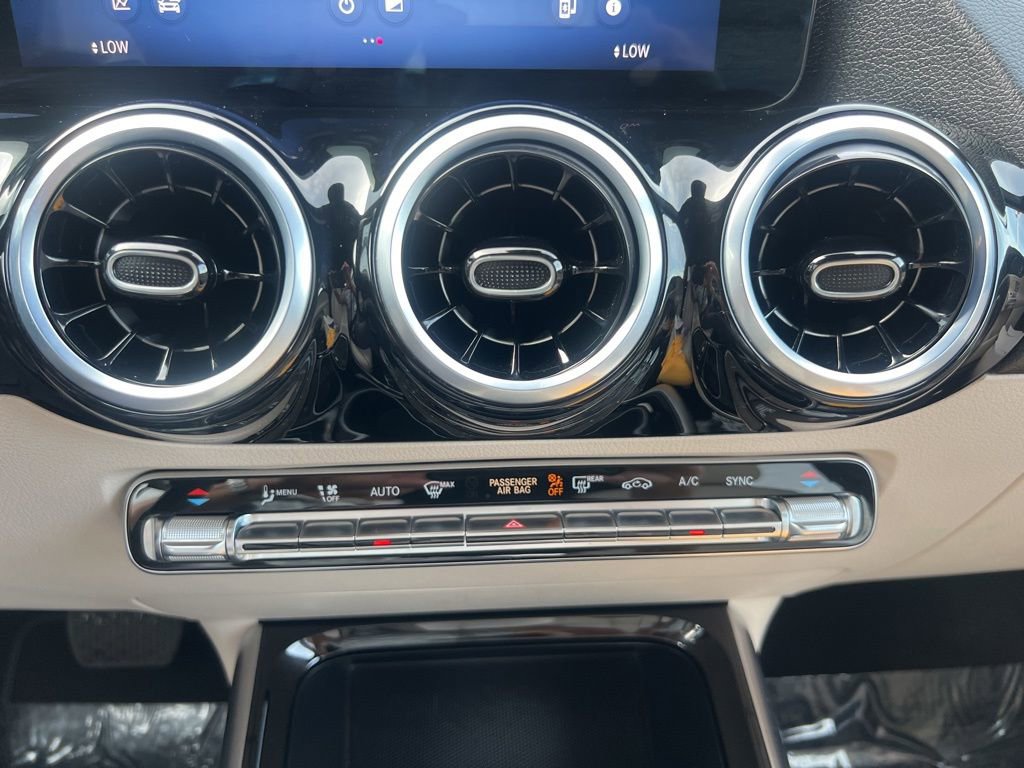 Used 2025 Mercedes-Benz GLA 250 4MATIC image 60