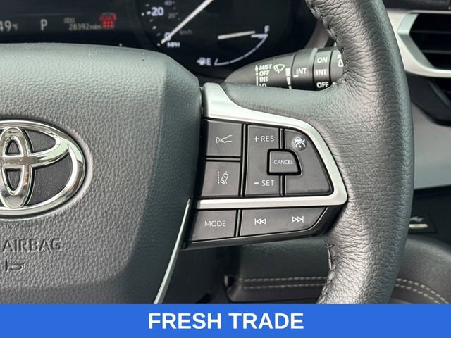 Used 2025 Toyota Sienna XLE image 28