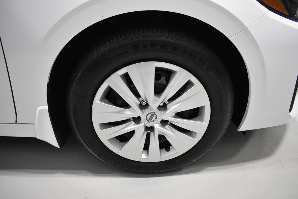 Certified 2025 Nissan Sentra S FWD image 10