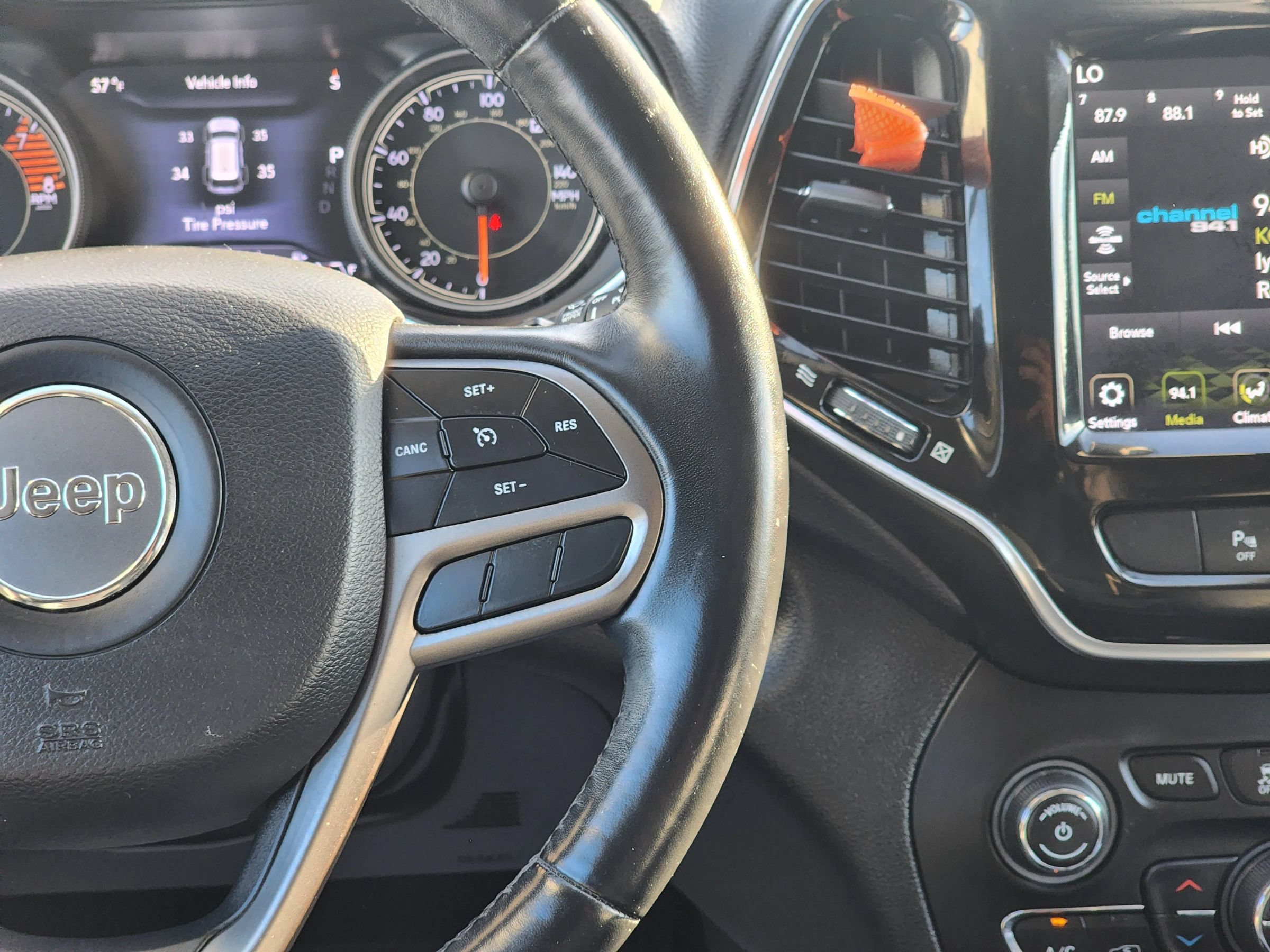 Used 2019 Jeep Cherokee Limited AWD/4WD image 13