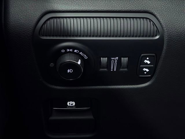 Used 2023 Jeep Wagoneer Series III w/ Premium Group I AWD/4WD image 42